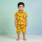 Boys' Vibrant Smiley Face Print Premium Cuban Collar Shirt and Shorts Set - Yellow